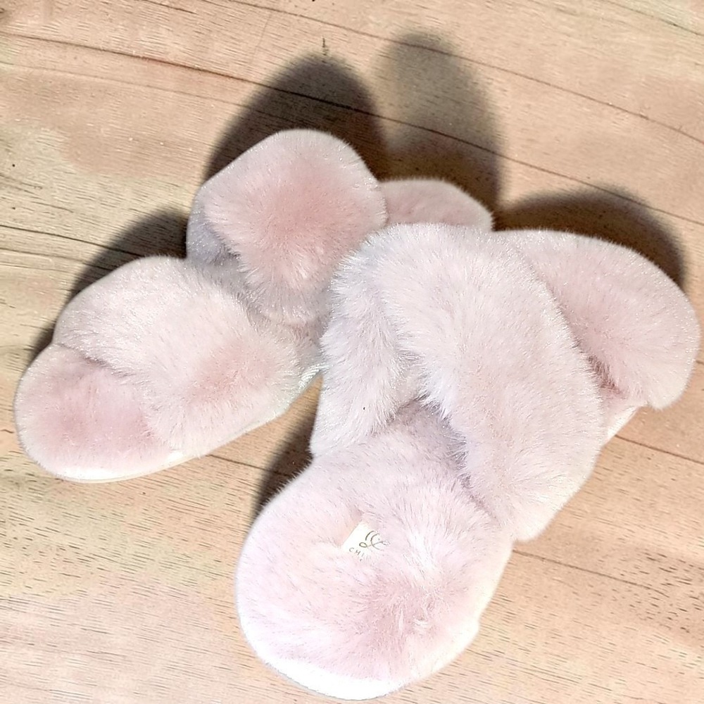 Chinese Laundry Pink Faux Fur Cross Band Slippers NWOT L 9-10 Plush Slide - Picture 1 of 9